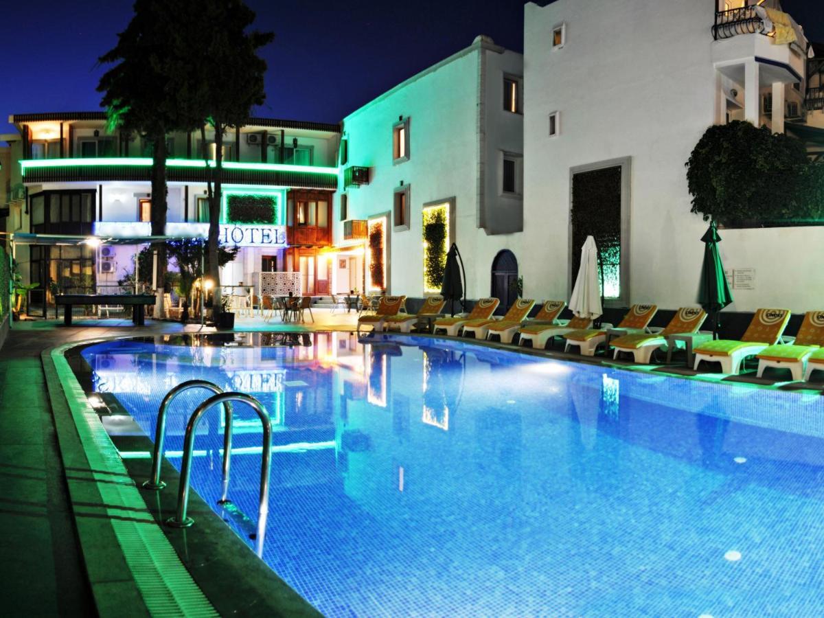 Bleu Nuit Hotel 4*
